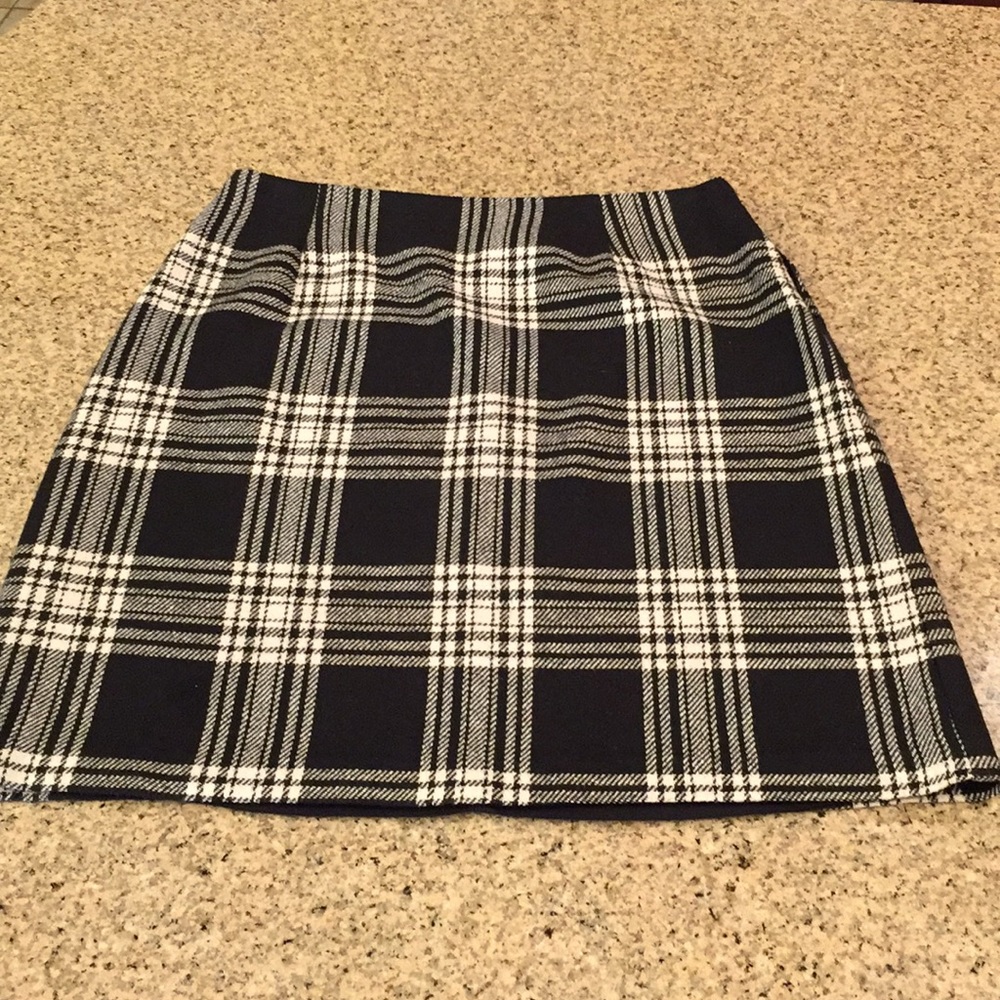 Wool blend skirt by Paul Harris Design